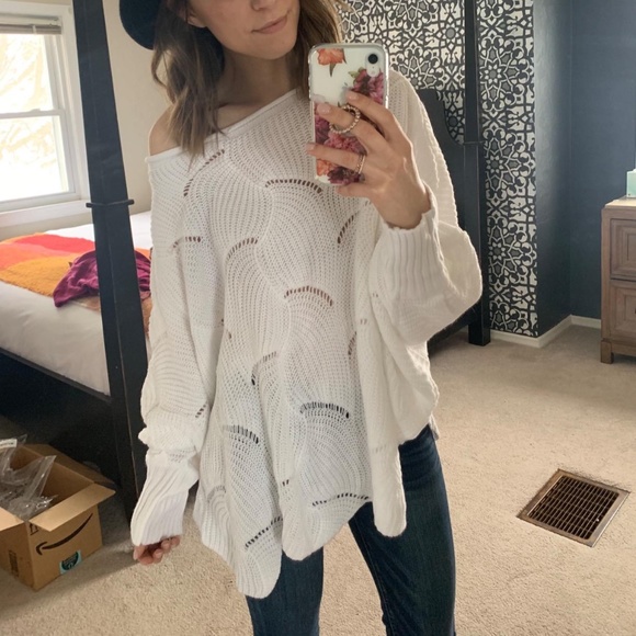 Cozy Oversized Batwing Sleeve Sweater Top - Picture 8 of 13